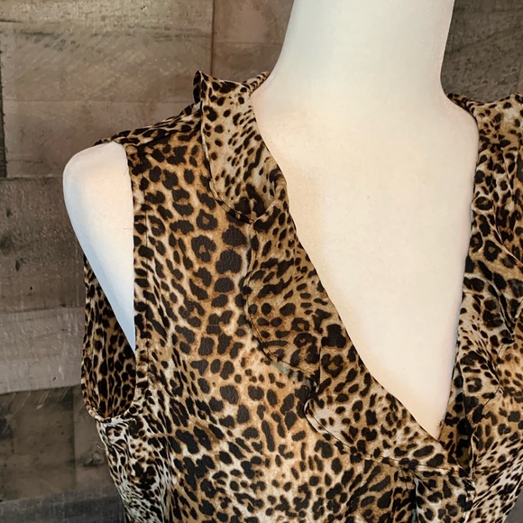 Sunny Leigh Sleeveless Leopard print top with ruffles and side tie - Picture 5 of 16